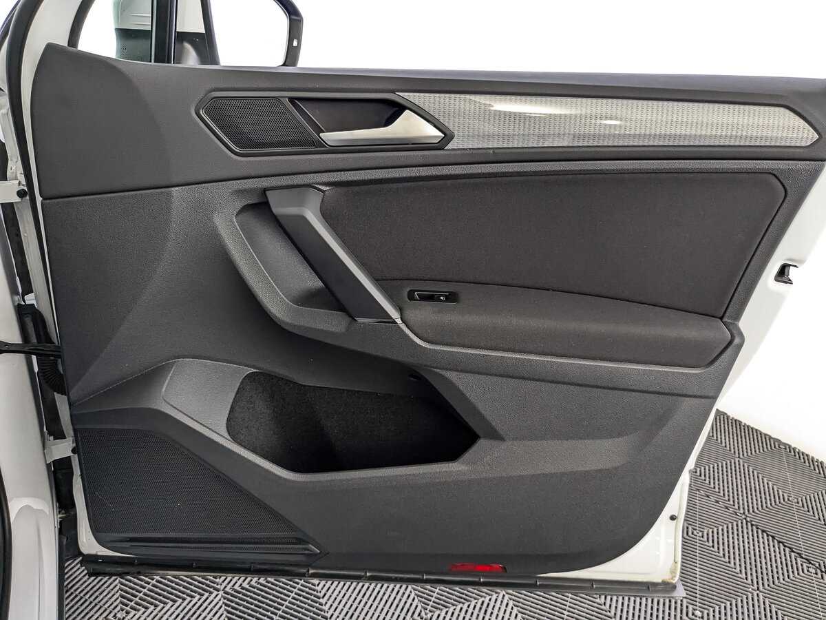 Volkswagen Tiguan, 2021 Фото №21