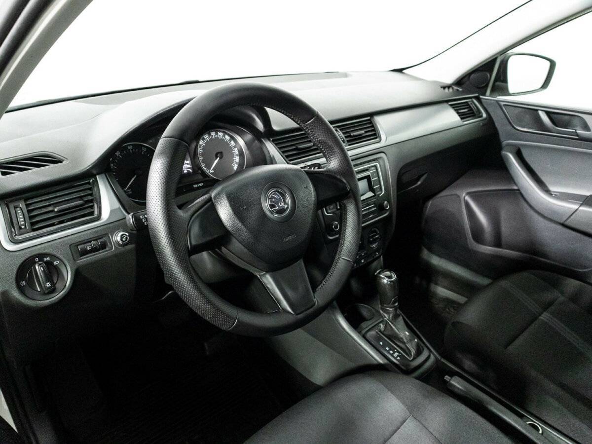 Skoda Rapid, 2015 Фото №11