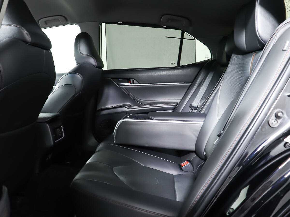 Toyota Camry, 2018 Фото №11