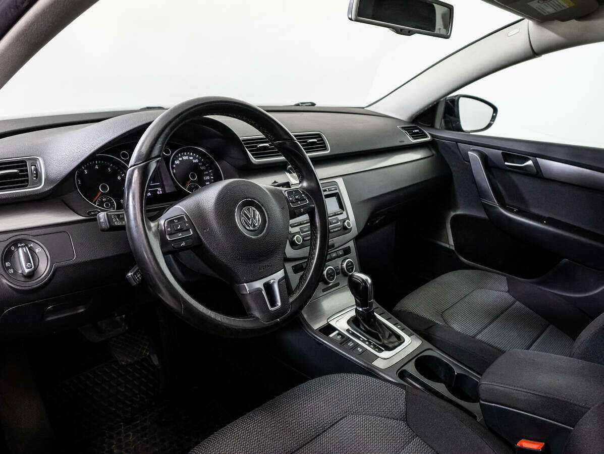 Volkswagen Passat, 2012 Фото №11