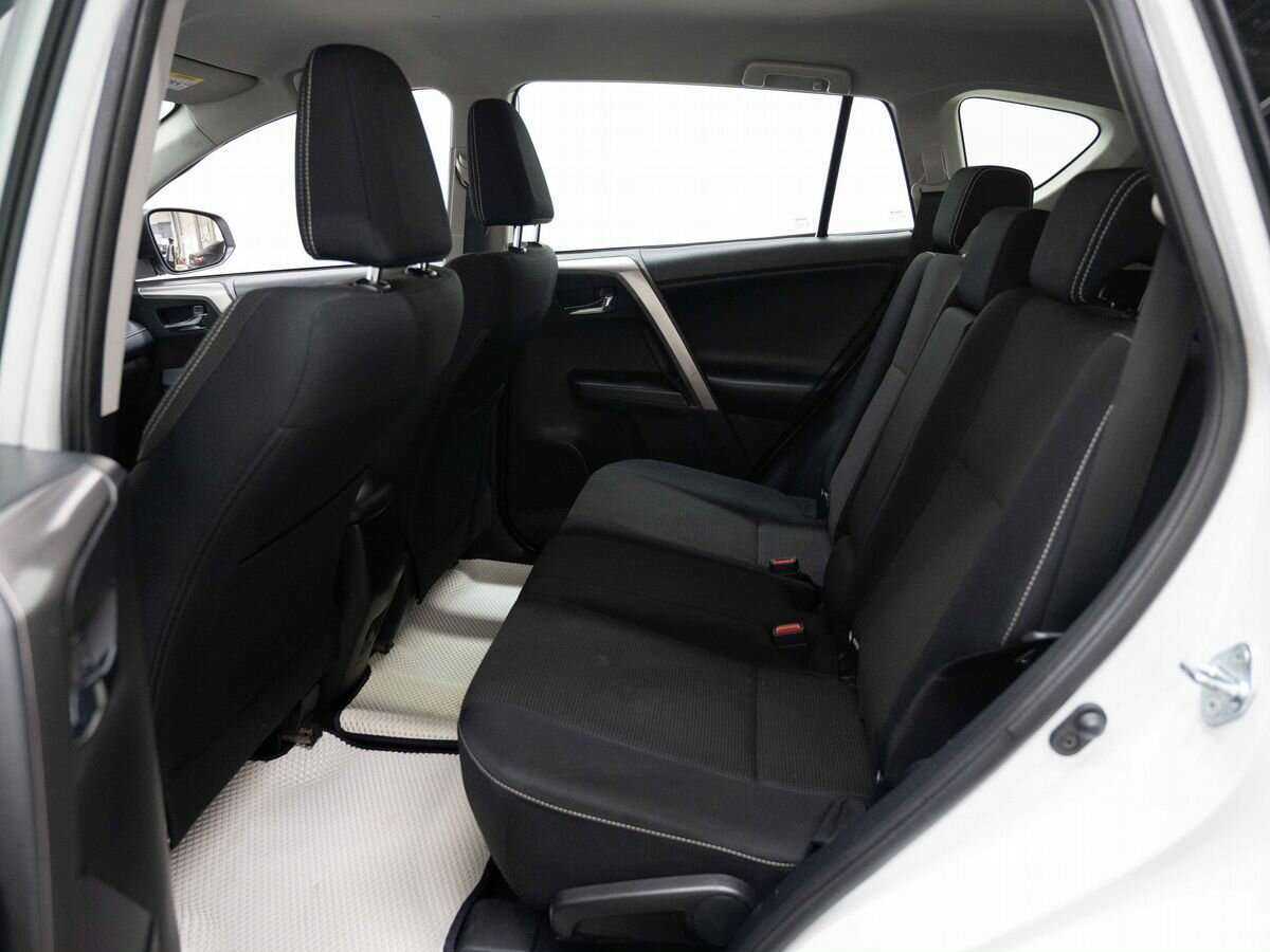 Toyota RAV4, 2019 Фото №8