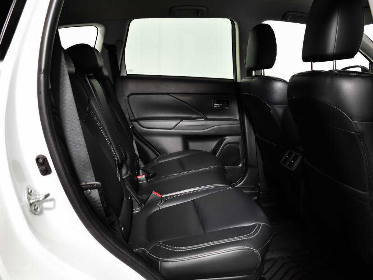Mitsubishi Outlander, 2021 Фото №10