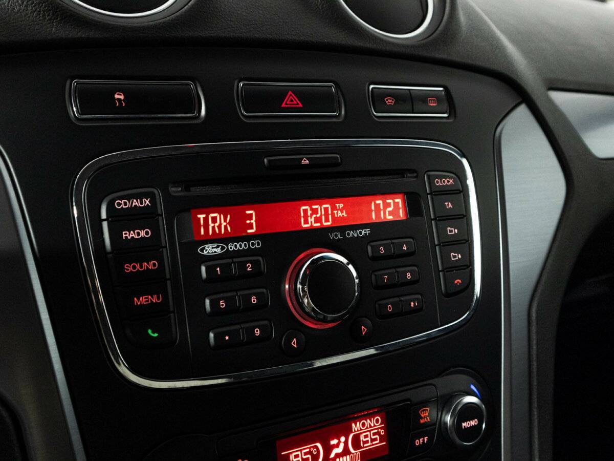 Ford Mondeo, 2013 Фото №17