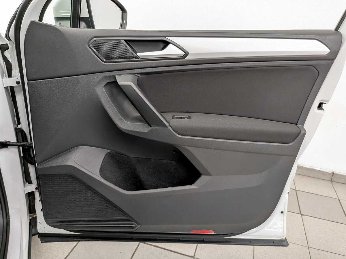 Volkswagen Tiguan, 2021 Фото №24