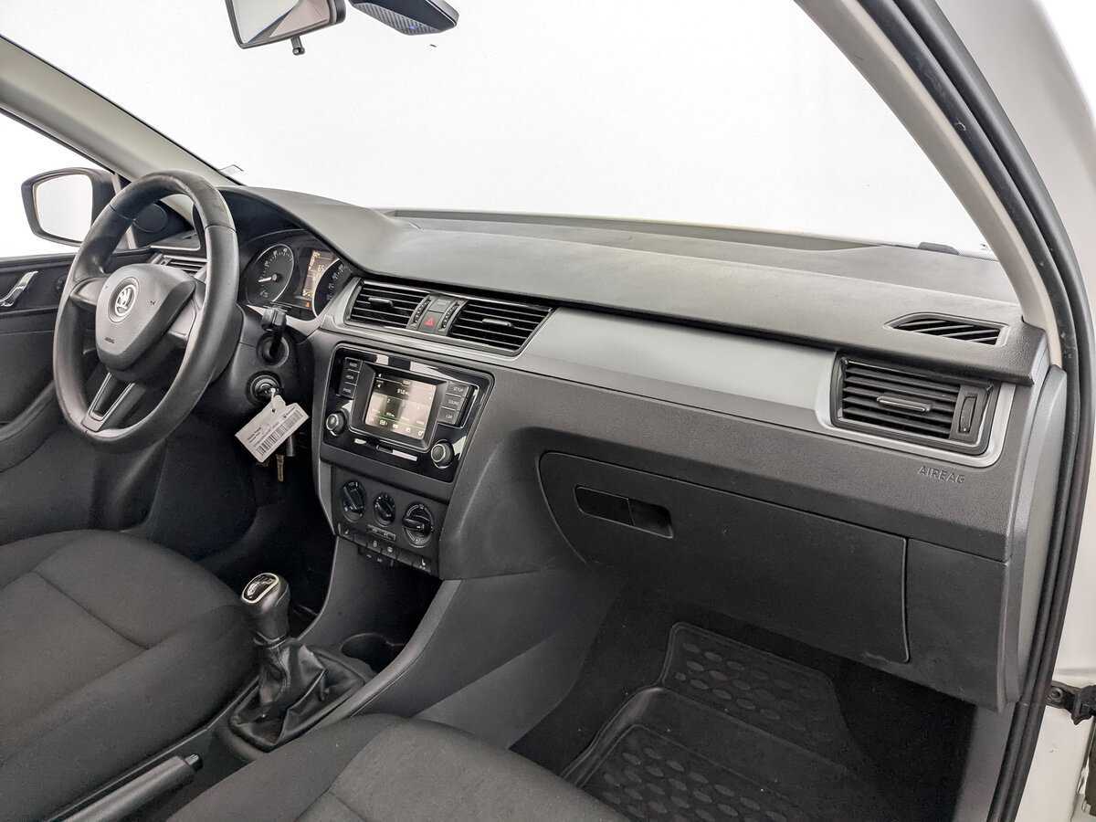 Skoda Rapid, 2017 Фото №11