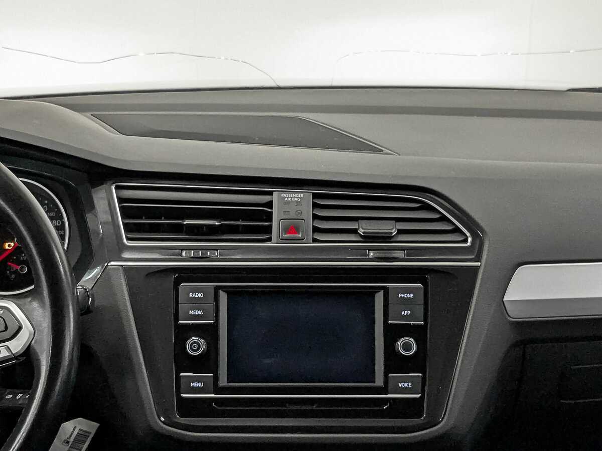 Volkswagen Tiguan, 2021 Фото №15
