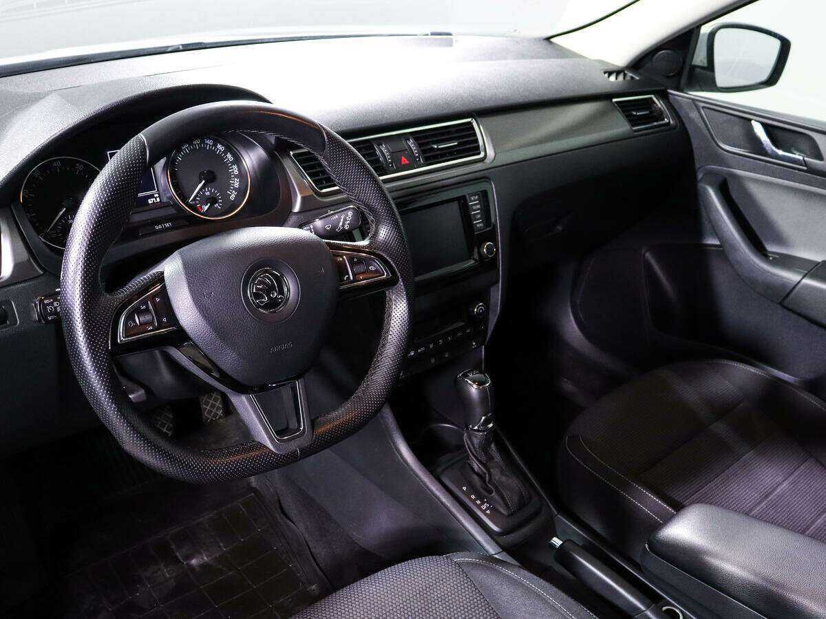 Skoda Rapid, 2016 Фото №12