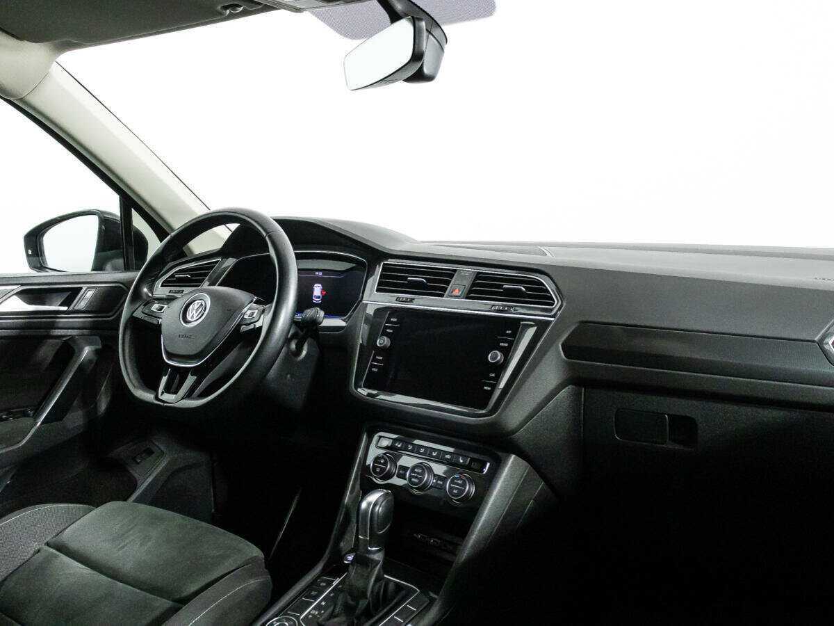 Volkswagen Tiguan, 2018 Фото №9
