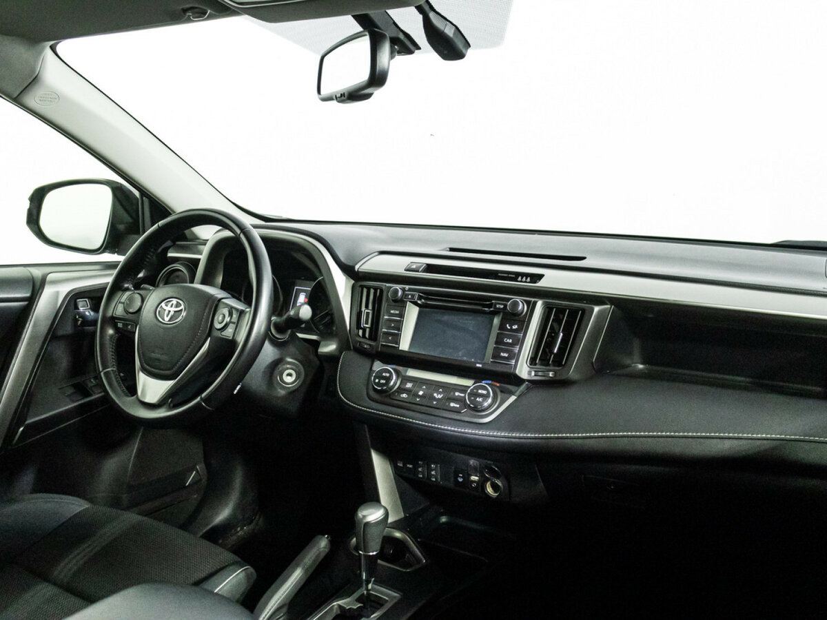 Toyota RAV4 IV (XA40) Рестайлинг, 2015 Фото №8