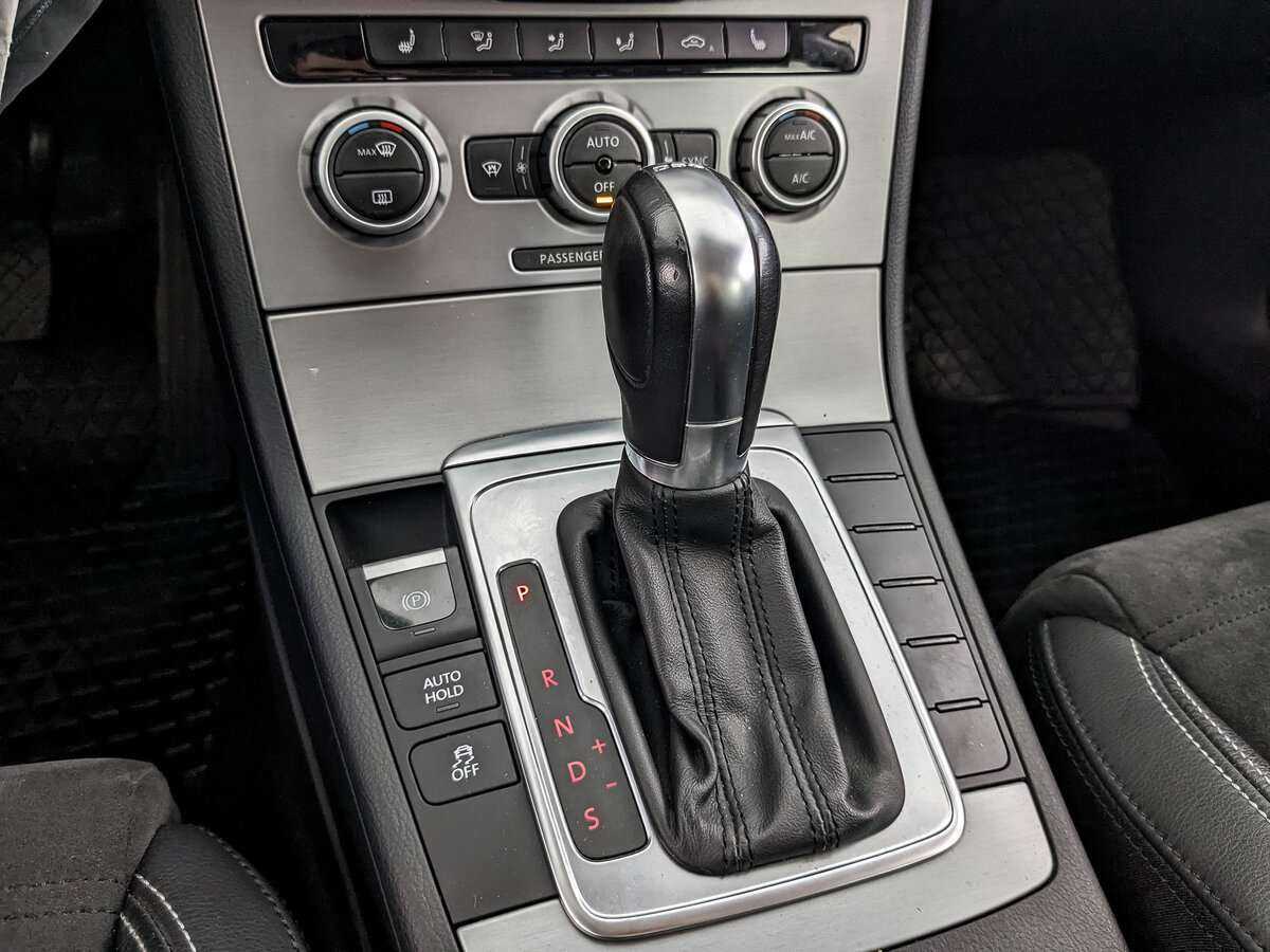 Volkswagen Passat CC, 2012 Фото №23