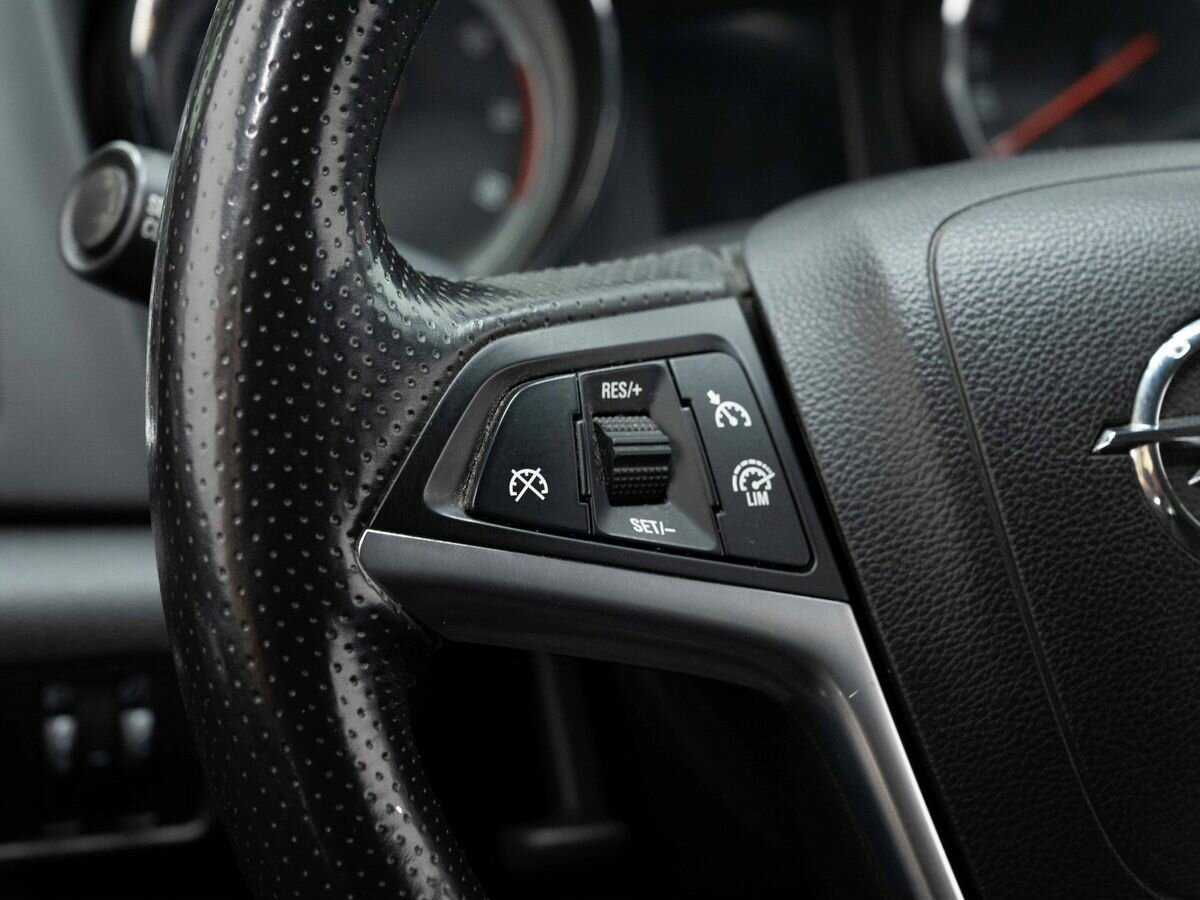 Opel Astra GTC, 2013 Фото №15