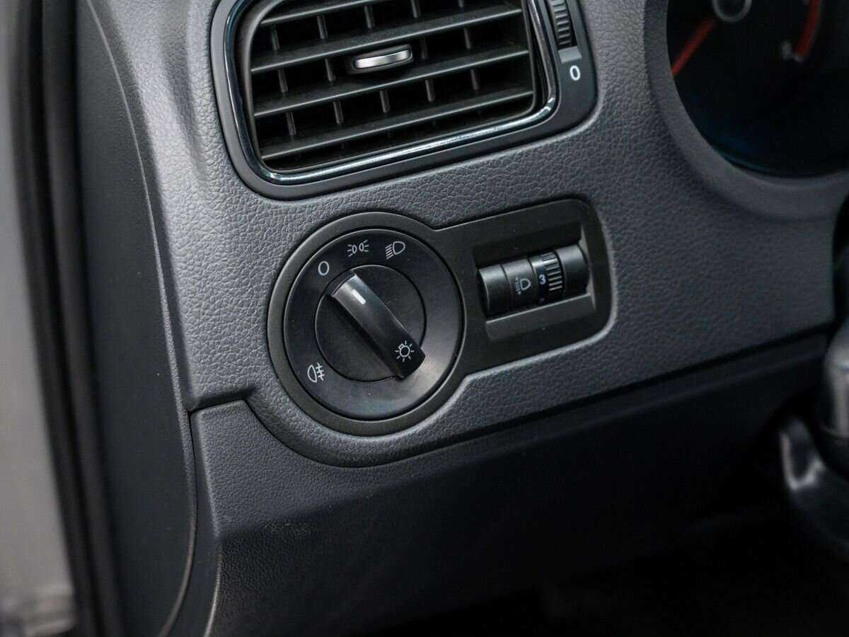 Volkswagen Polo, 2020 Фото №16