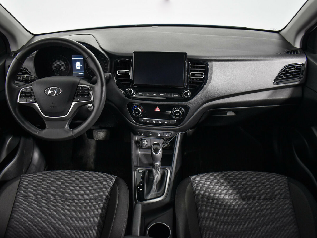 Hyundai Solaris II Рестайлинг, 2022 Фото №13