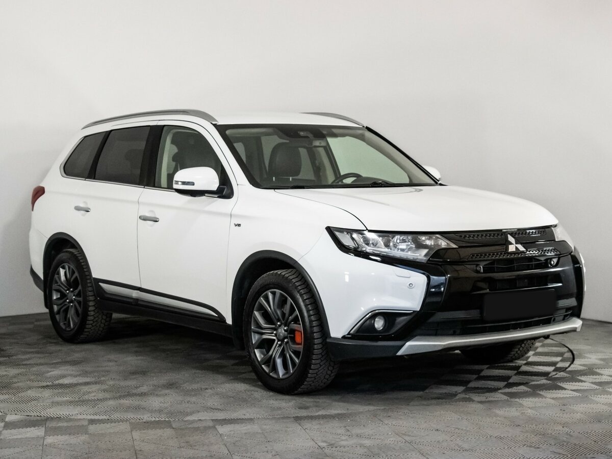 Mitsubishi Outlander III Рестайлинг 2, 2017 Фото №3