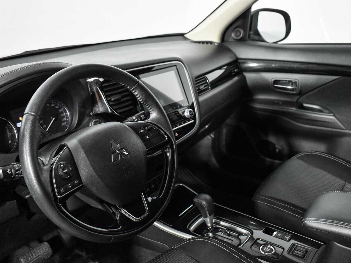 Mitsubishi Outlander, 2021 Фото №8