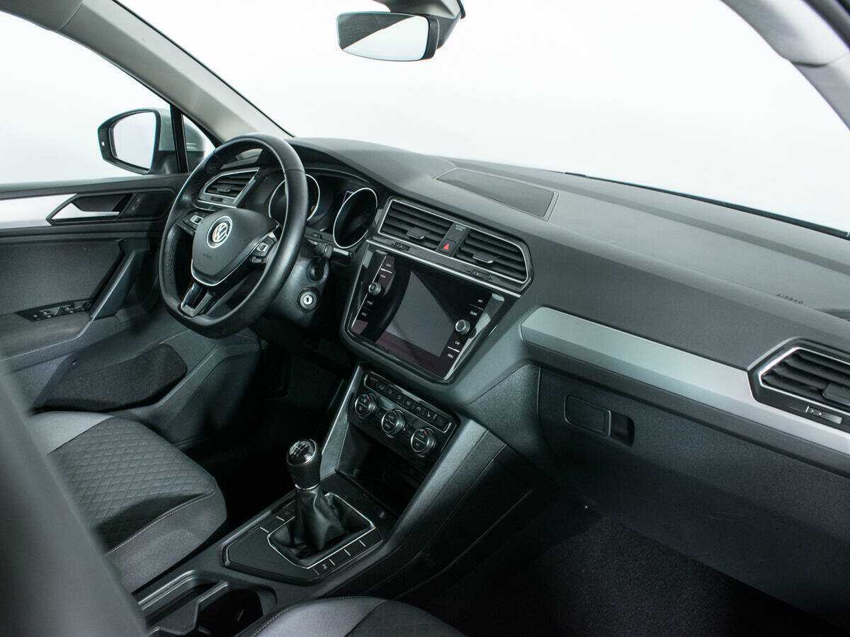 Volkswagen Tiguan, 2019 Фото №8