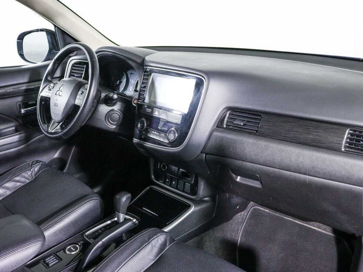 Mitsubishi Outlander, 2018 Фото №8