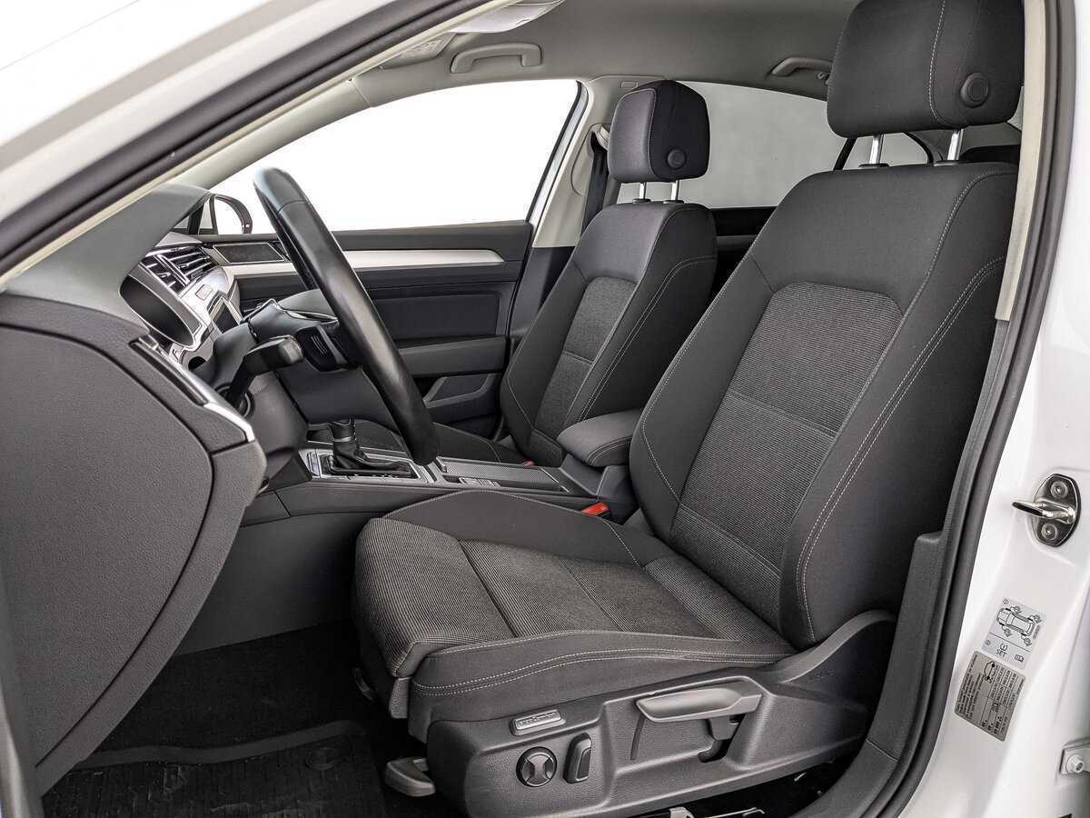 Volkswagen Passat, 2019 Фото №20
