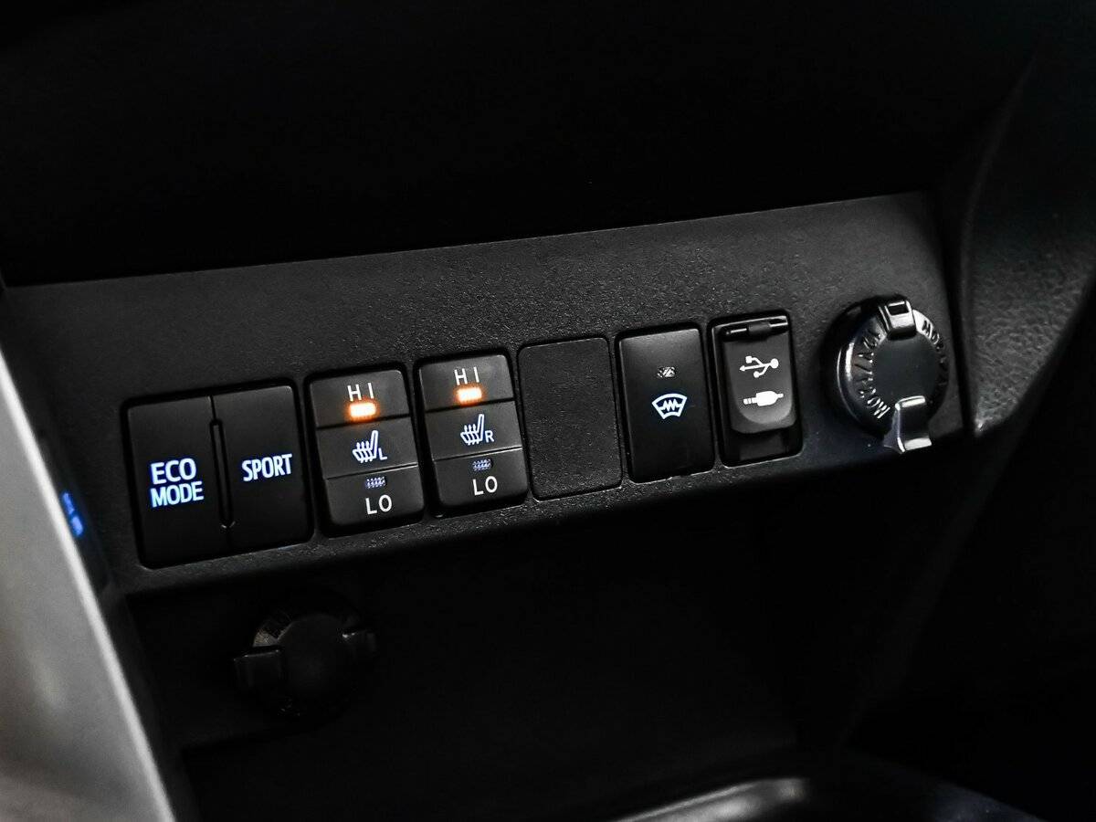 Toyota RAV4, 2017 Фото №17