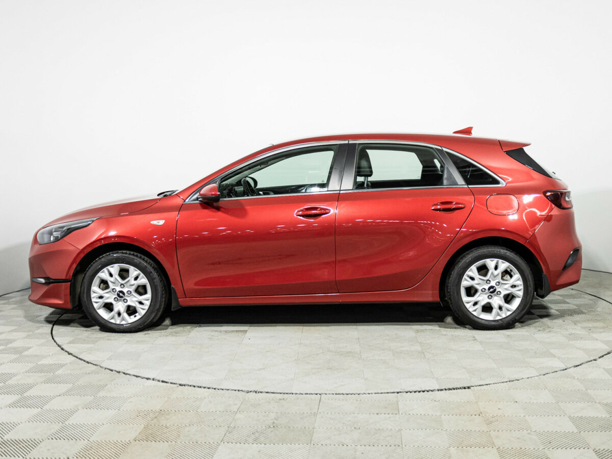 Kia Ceed III Рестайлинг, 2022 Фото №8