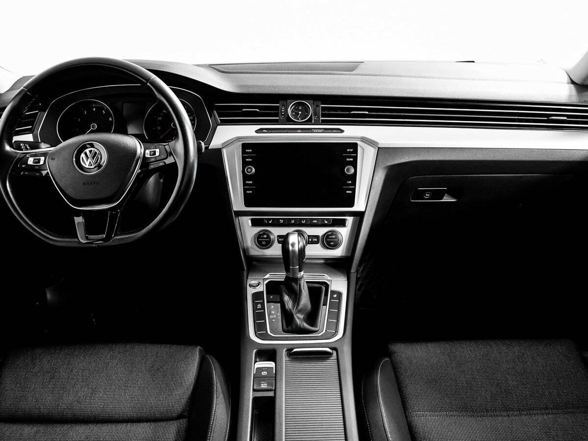 Volkswagen Passat, 2018 Фото №11