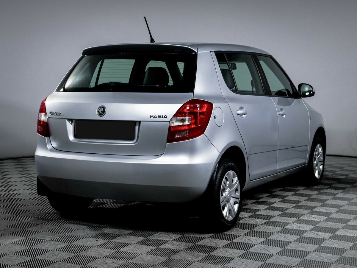 Skoda Fabia II Рестайлинг, 2014 Фото №4