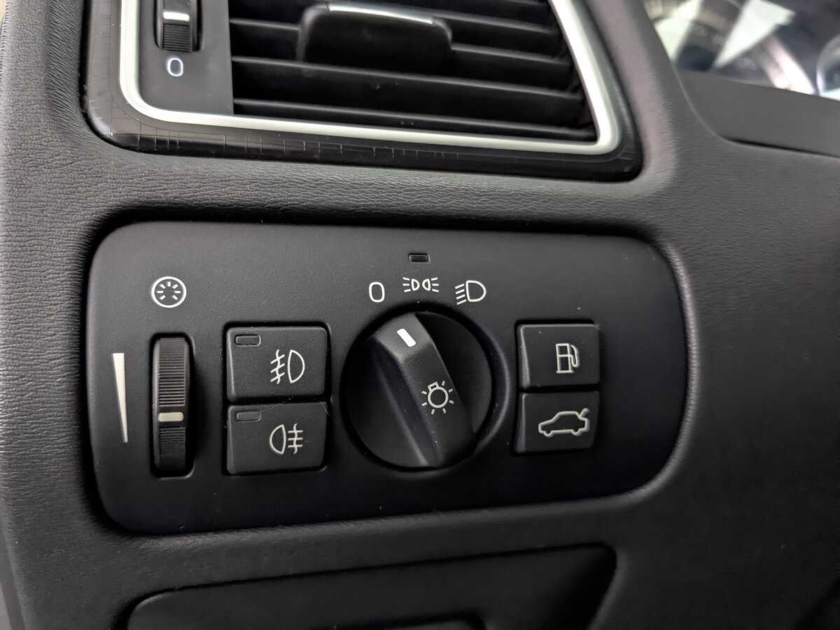 Volvo XC70, 2012 Фото №22