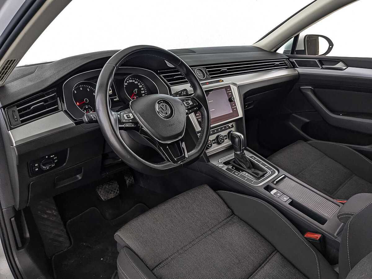Volkswagen Passat, 2019 Фото №15