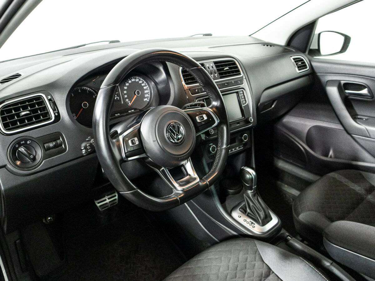 Volkswagen Polo, 2018 Фото №11
