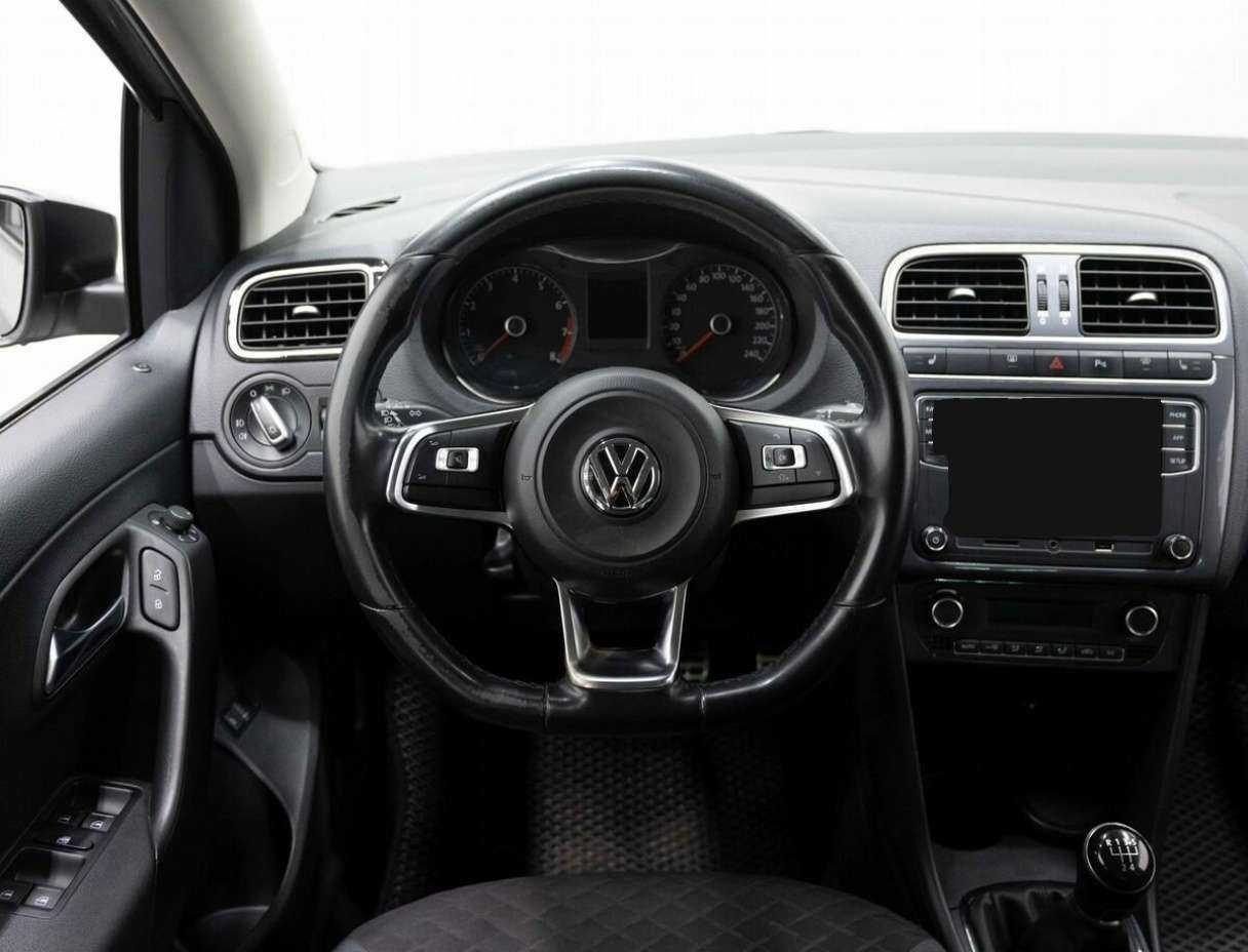 Volkswagen Polo, 2018 Фото №14