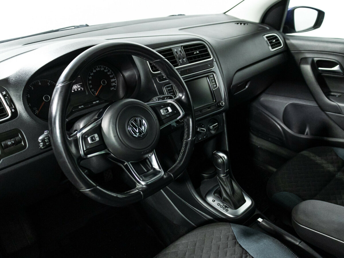 Volkswagen Polo V Рестайлинг, 2020 Фото №11