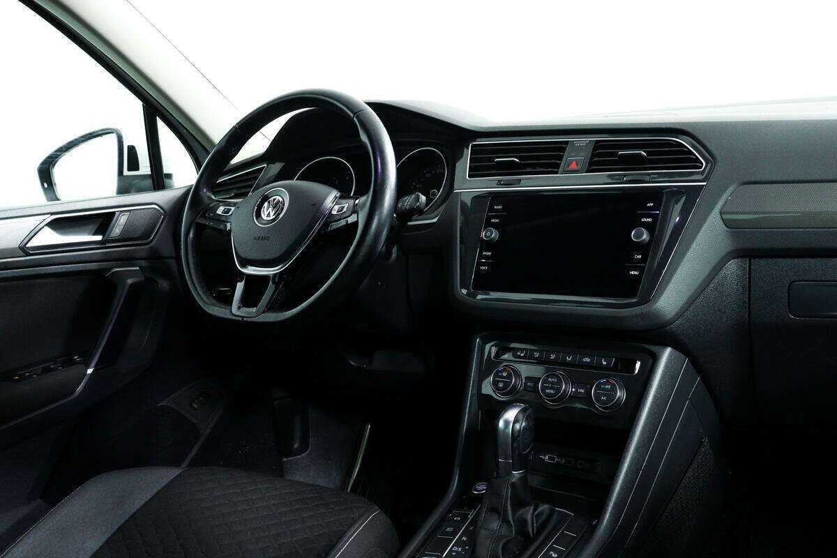 Volkswagen Tiguan, 2018 Фото №8