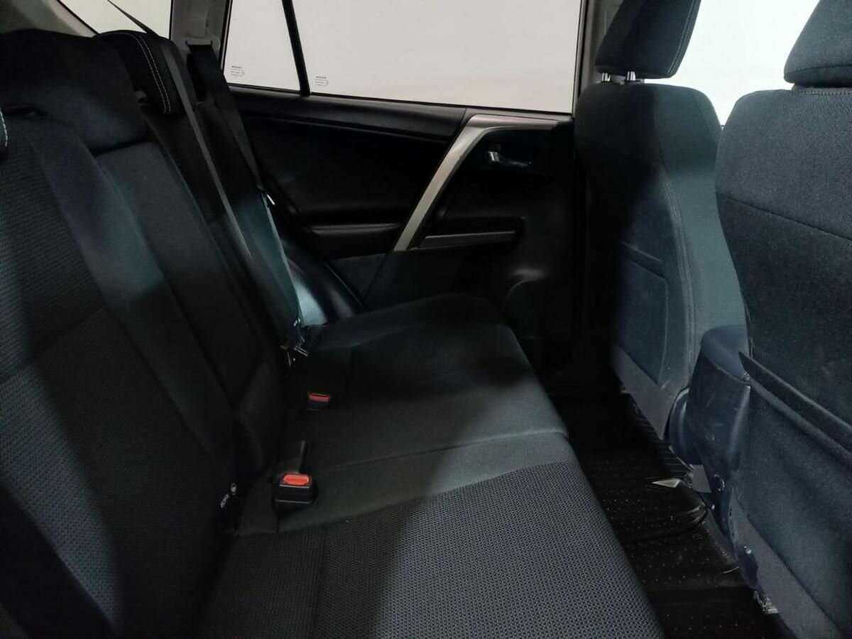 Toyota RAV4, 2018 Фото №11