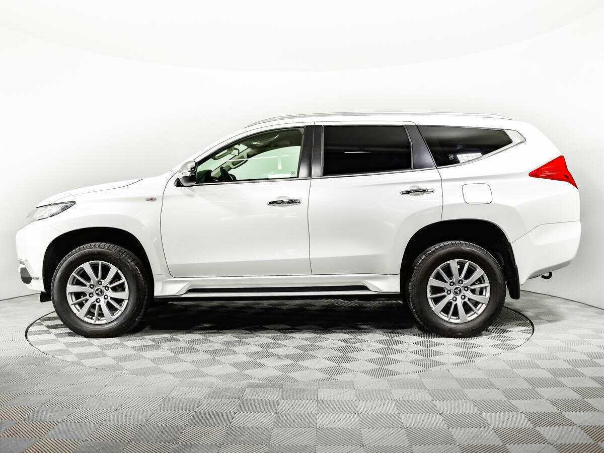 Mitsubishi Pajero Sport, 2017 Фото №8