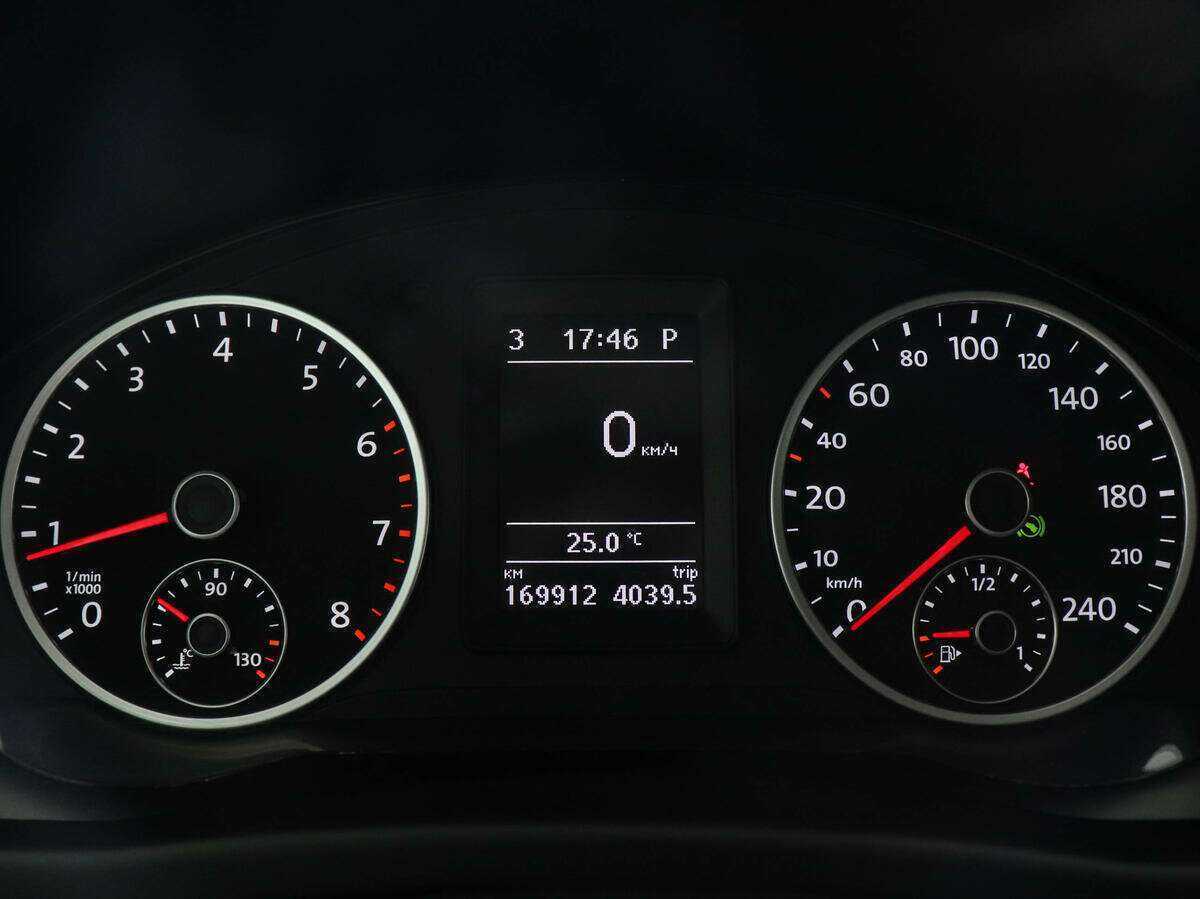 Volkswagen Tiguan, 2012 Фото №11