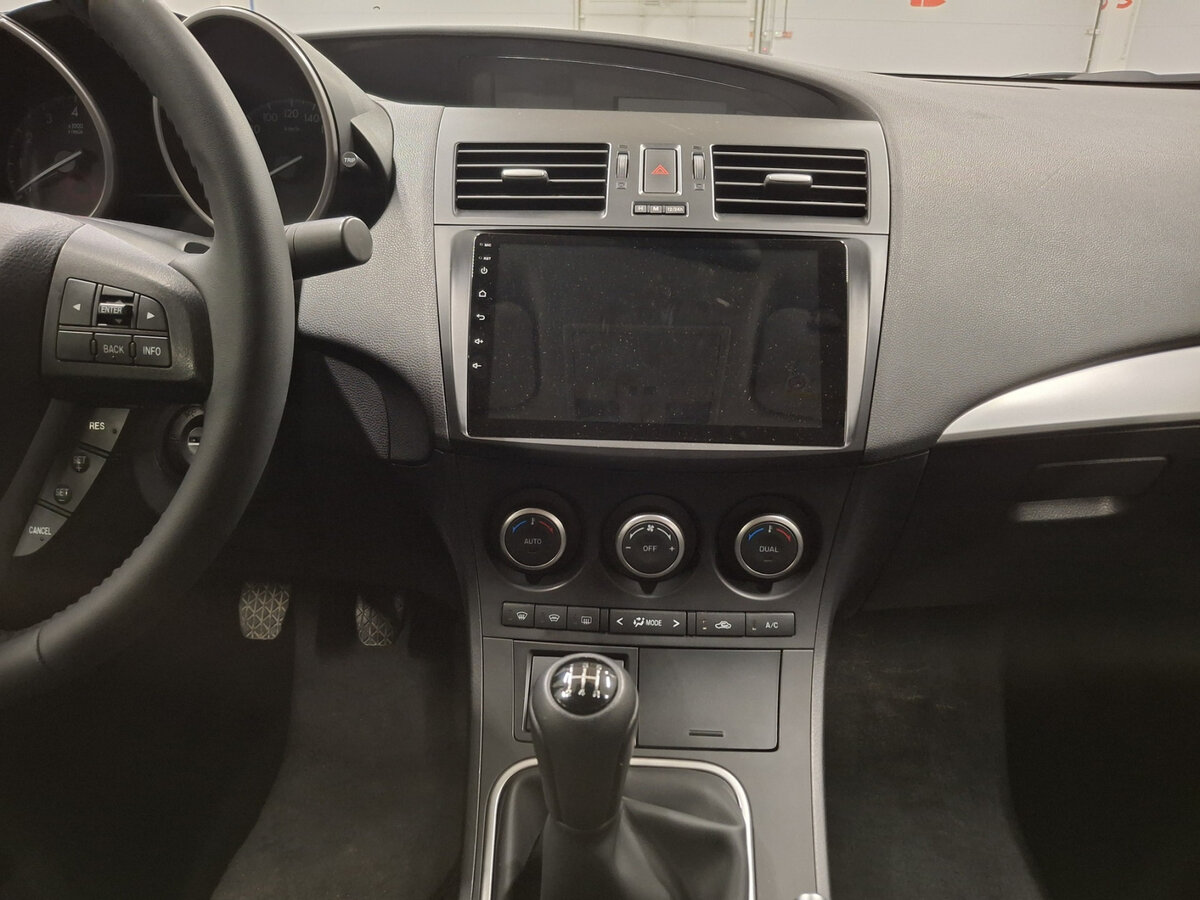 Mazda 3 II (BL) Рестайлинг, 2013 Фото №15