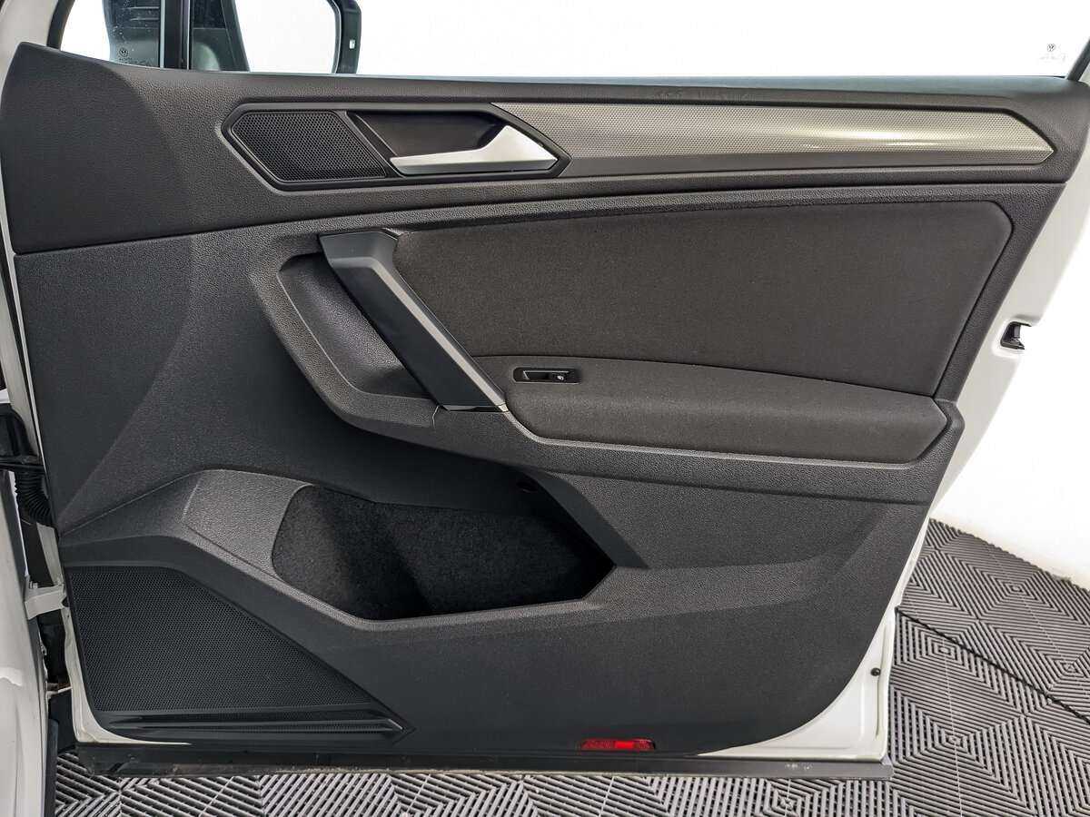 Volkswagen Tiguan, 2020 Фото №25