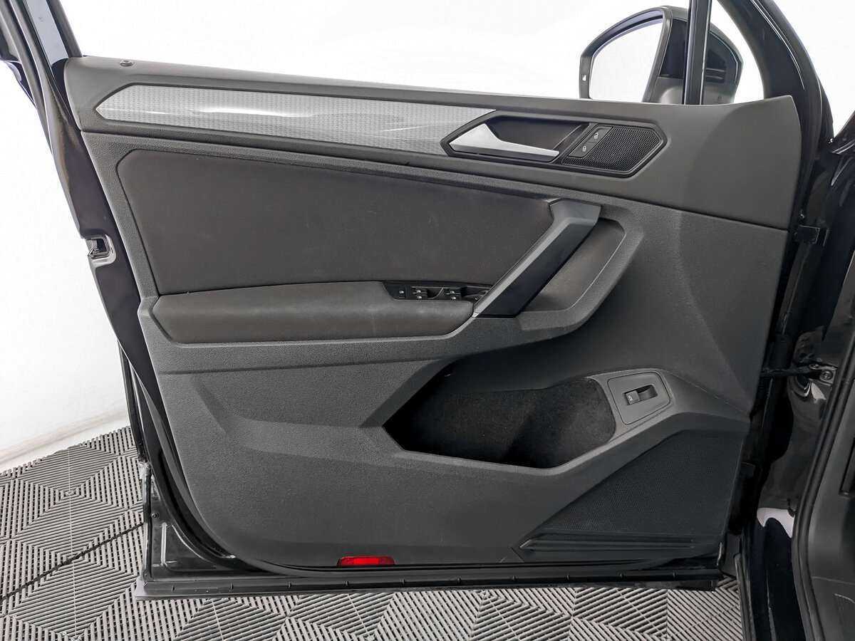Volkswagen Tiguan, 2021 Фото №15