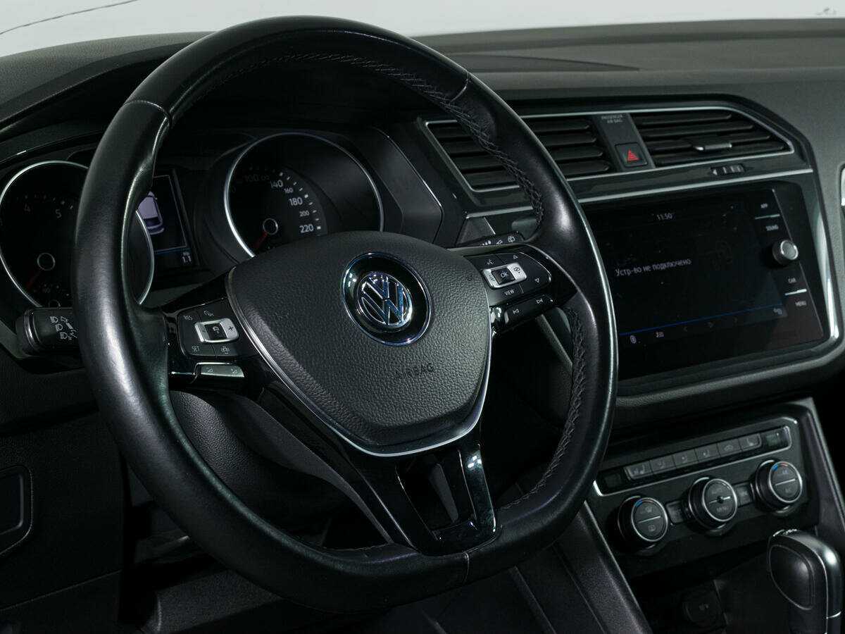 Volkswagen Tiguan, 2018 Фото №15