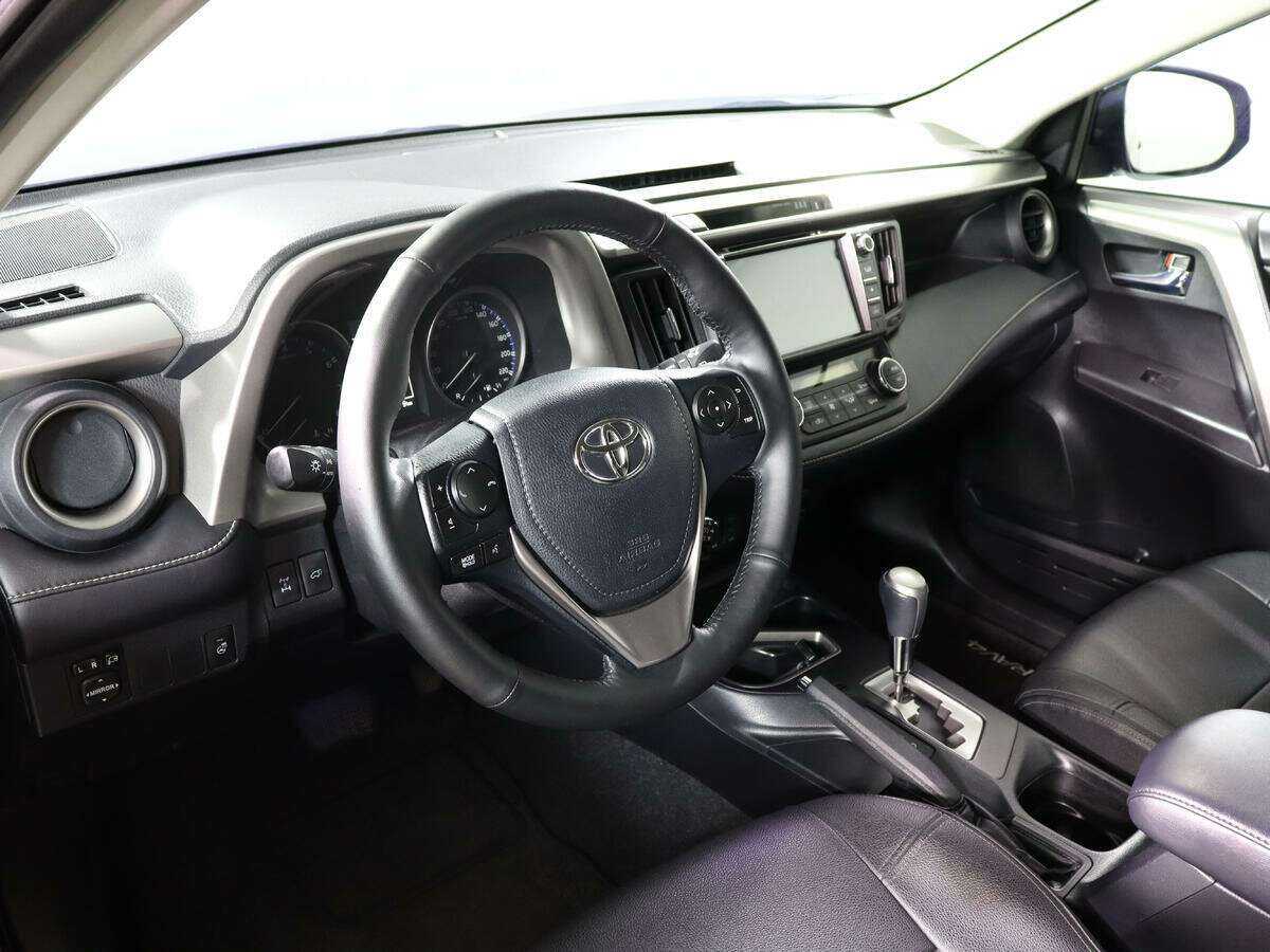 Toyota RAV4, 2017 Фото №12