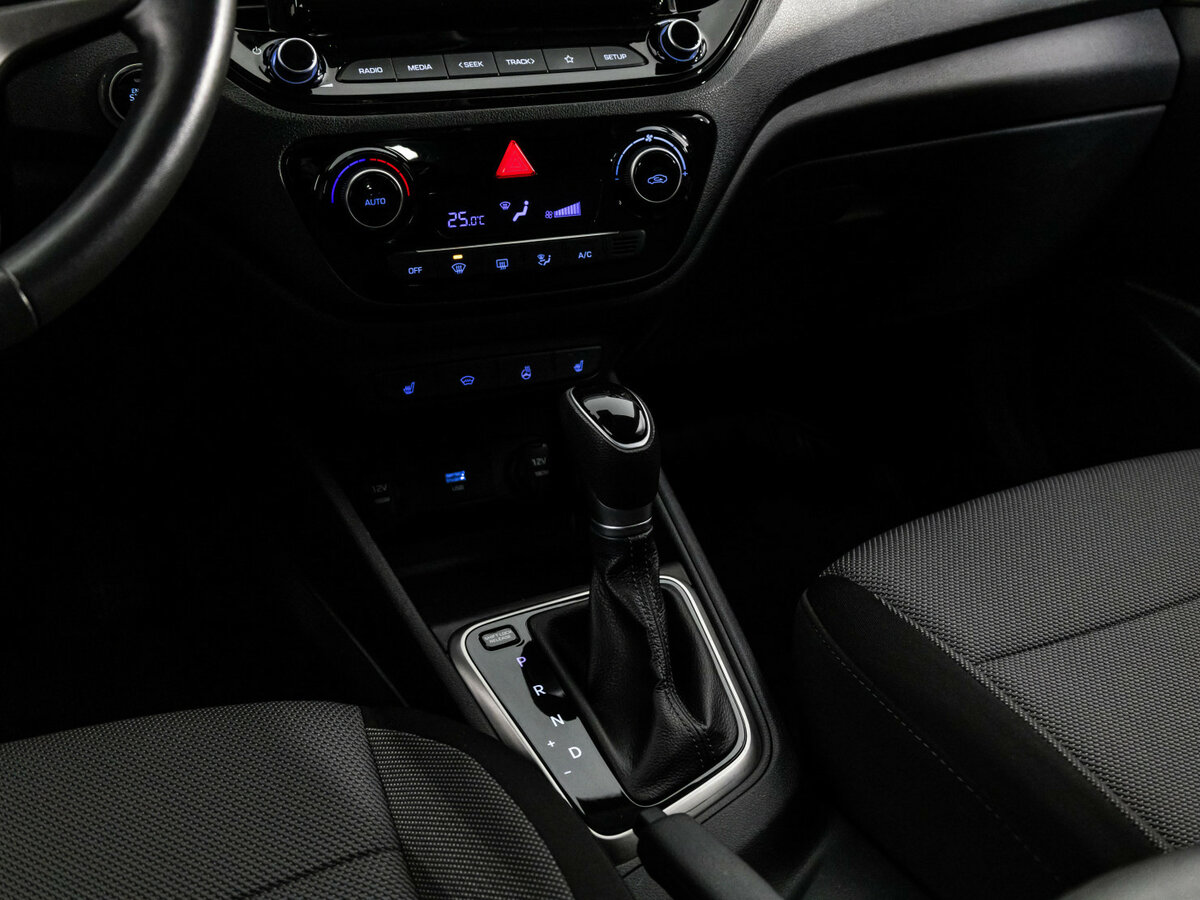 Hyundai Solaris II Рестайлинг, 2020 Фото №10