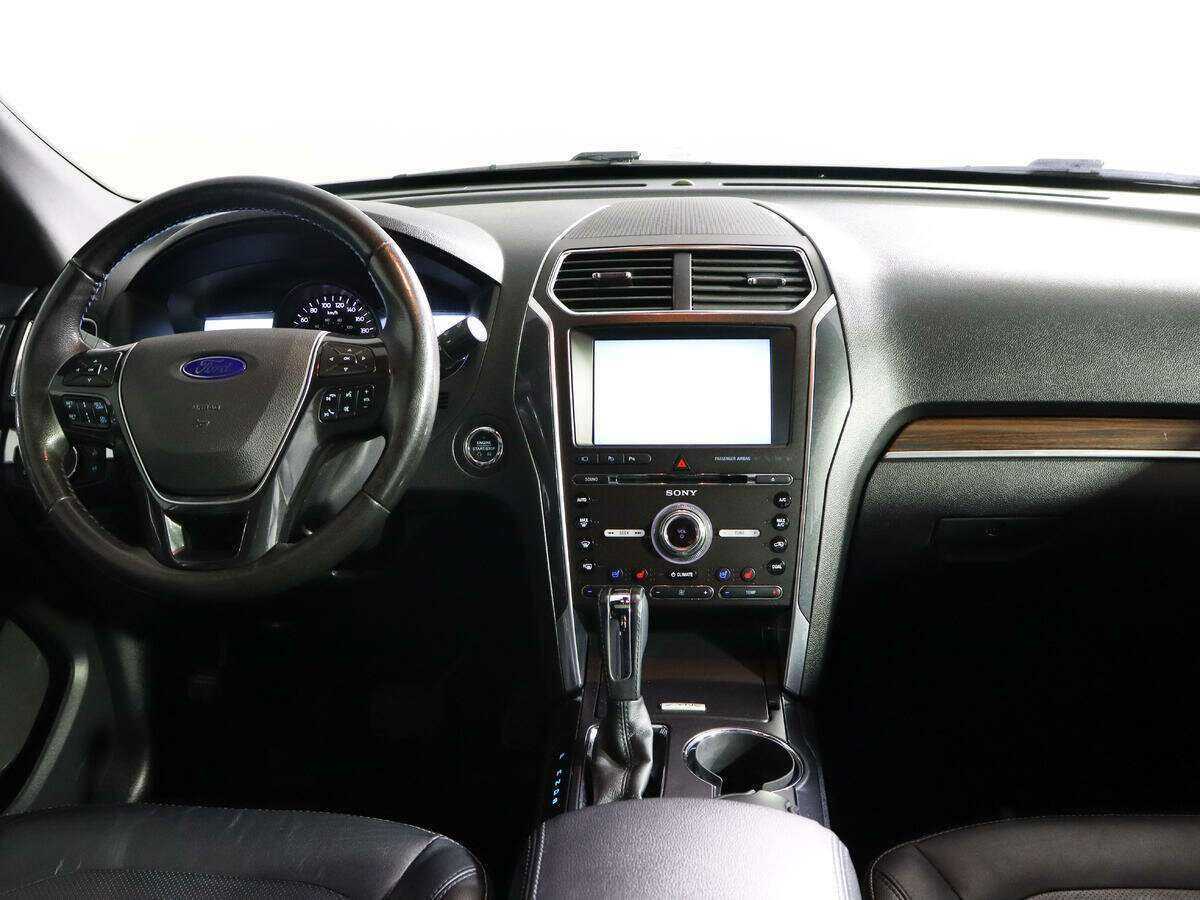 Ford Explorer, 2016 Фото №11