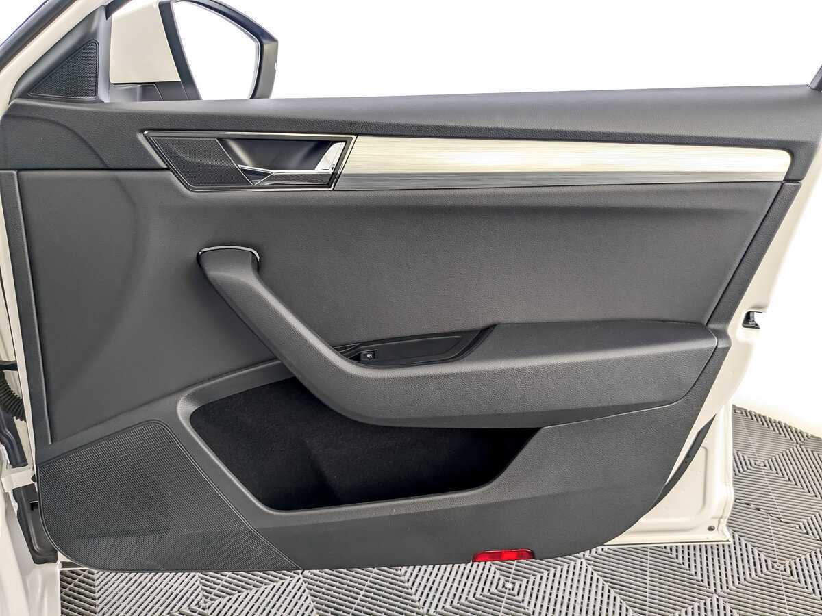 Skoda Superb, 2021 Фото №20