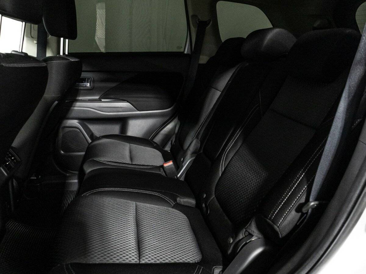 Mitsubishi Outlander, 2020 Фото №8