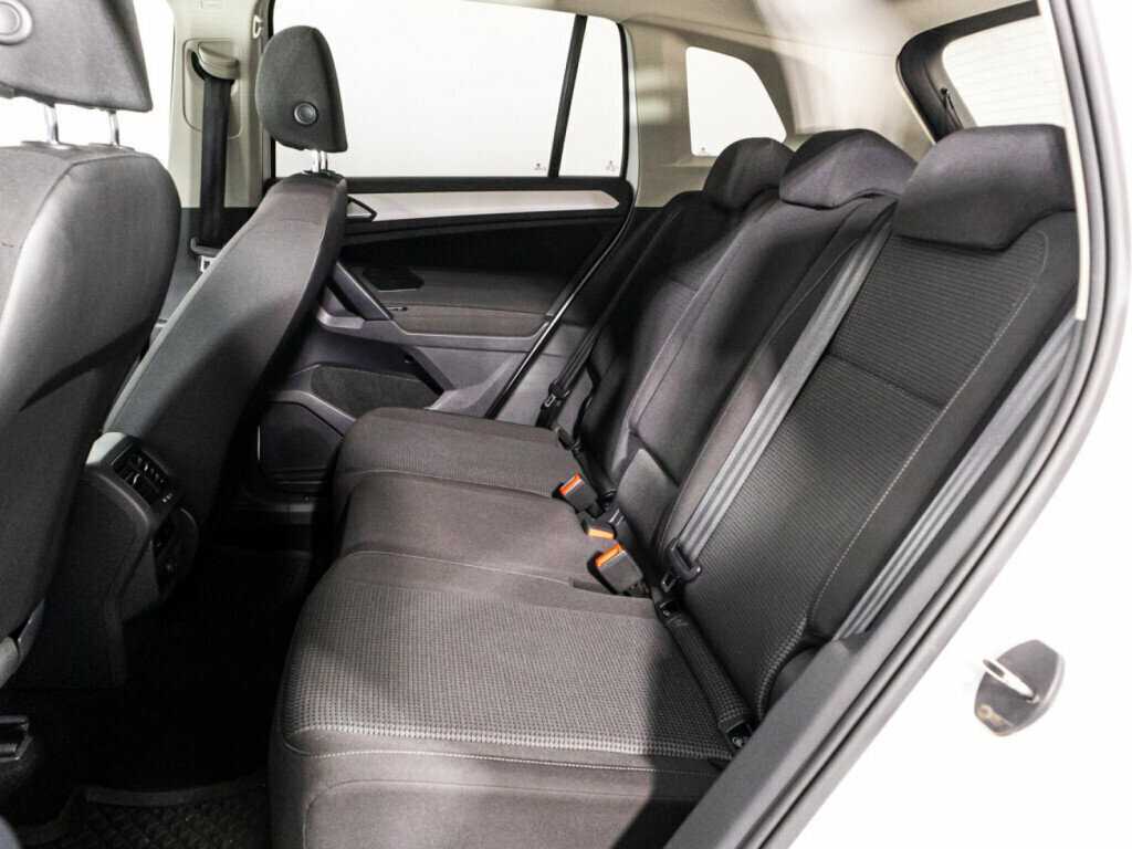 Volkswagen Tiguan, 2018 Фото №10