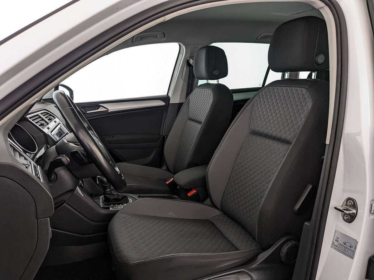 Volkswagen Tiguan, 2018 Фото №16