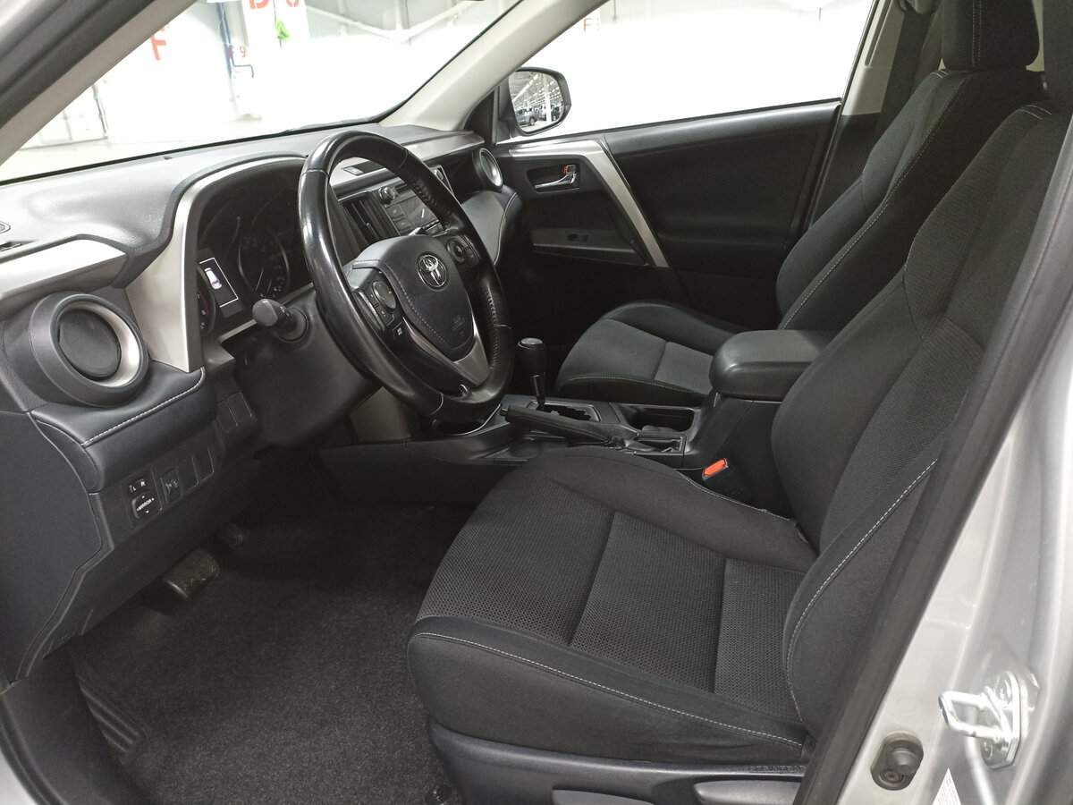 Toyota RAV4, 2019 Фото №16