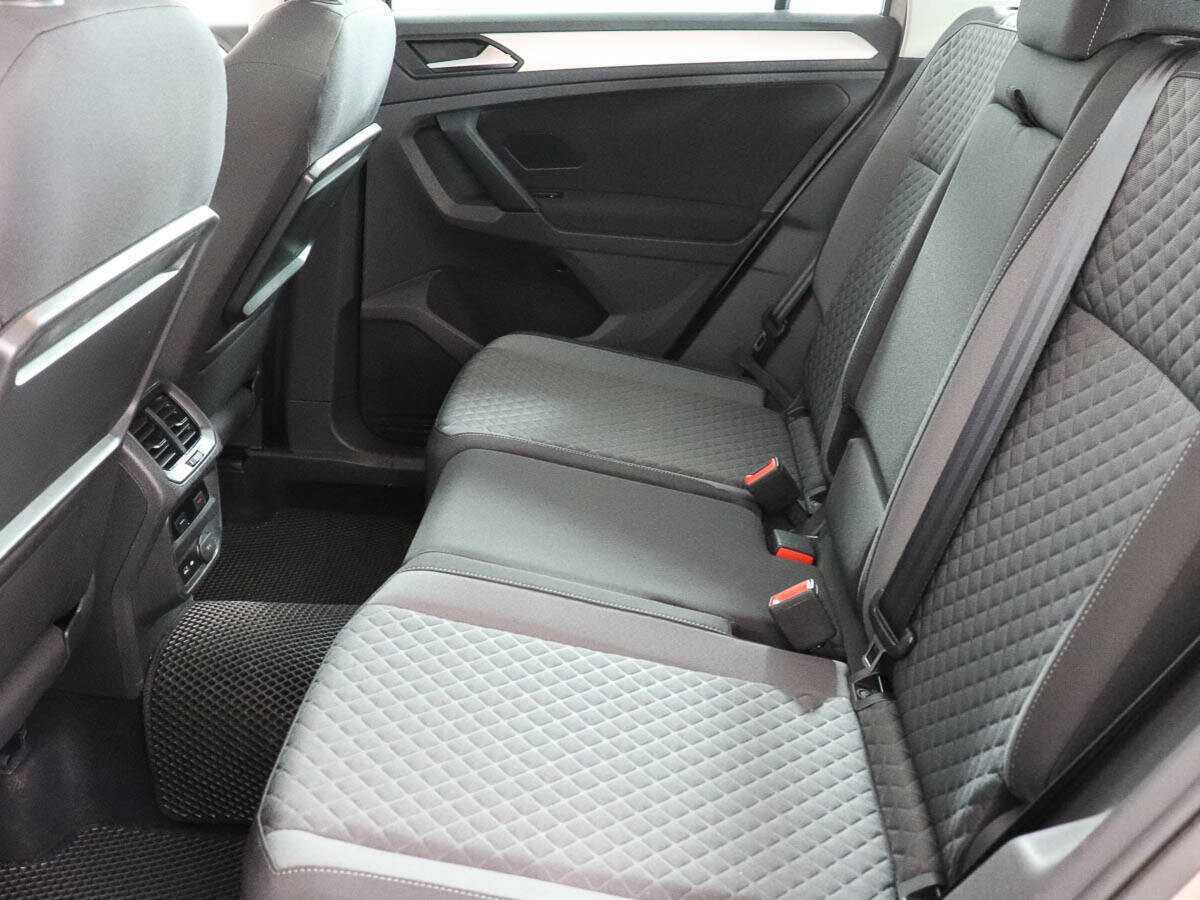 Volkswagen Tiguan L, 2018 Фото №8