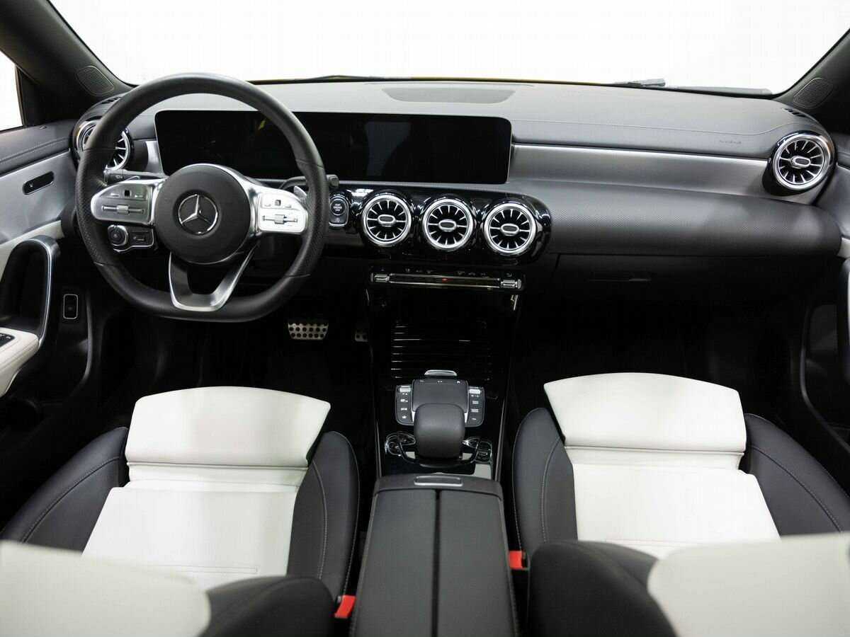 Mercedes-Benz CLA 200, 2020 Фото №11