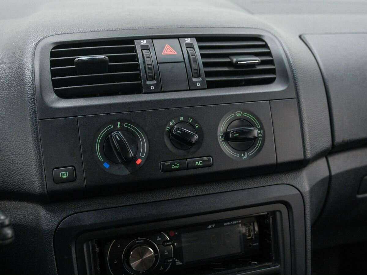 Skoda Fabia, 2012 Фото №21